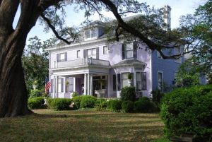 bed and breakfast like Wisteria in Laurel, MS